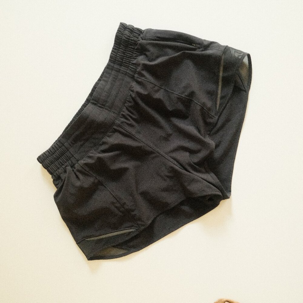 Lululemon Hotty Hot High-Rise Lined Shorts 2.5” — Black, Size 6